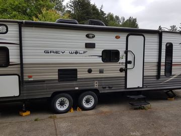 2015 Springdale grey wolf 28bh limited edition