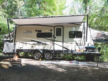 2018 Coachmen Freedom Express 23 TQX