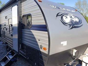 Sleep Under the Stars II-2019 Forest River Cherokee Grey WolfPup 16BHS