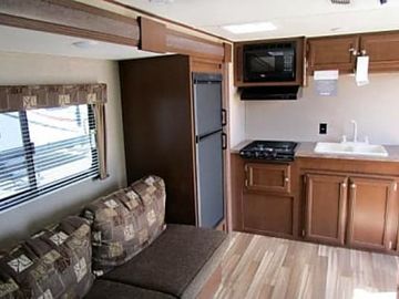 2018 25RSO Slide-out. dbl/dbl bunks & Queen bed