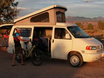 Classic Volkswagen Eurovan Camper with Pop Top '99