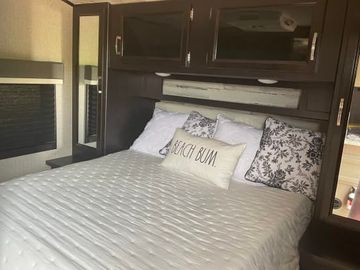 1/2 Ton Towable 2021 Jayco Jay Feather w/Camera System