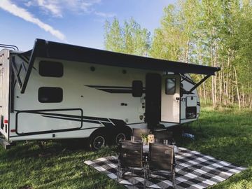 2021 Sunset Trail UltraLite SS24BH