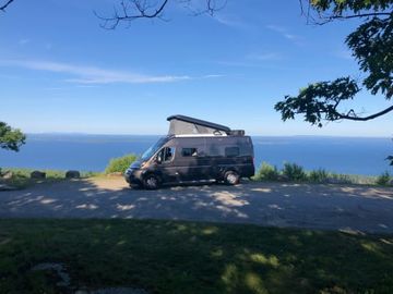 Luxe Winnebago Solis 59 PX