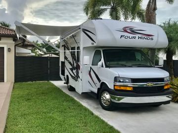 2021 Thor  Motor coach Four winds 22E Beauty