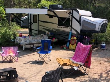 "The Glamping Star Craft" suits family of 6,Outdoor Shower,A/C,Awning w/LED