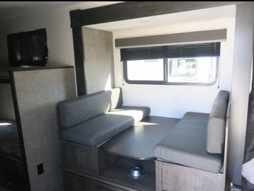 Pet Friendly - 2 Bunks & Queen