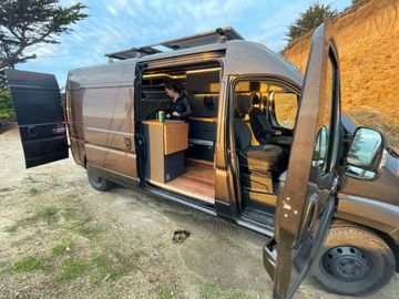 4 season | Luxury custom condo on wheels