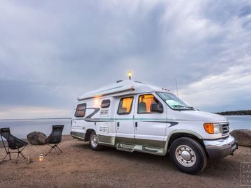 2006 Pleasure-Way Camper Van- with solar