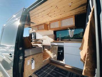 Cozy camper van for two - 2020 Sprinter High Roof