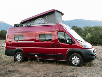 2021 Winnebago Solis 59PX:King Bed*Rear A/C*Additional Garage Space