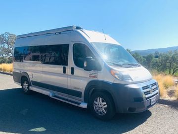 2017 Pleasure Way Lexor w solar + lithium battery