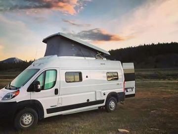 2022 Winnebago Solis w/ Pop-up Tent & Sofa Bed For the Adventurous Family