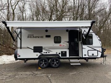 2021 Winnebago Micro Minnie 2100BH