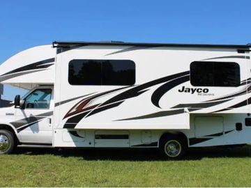 Your Perfect Getaway on Wheels 24' Class C