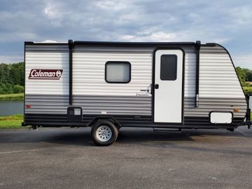 2022 Coleman LANTERN LT 17B