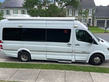 2015 Roadtrek Adventurous Class B Perfect for a small family