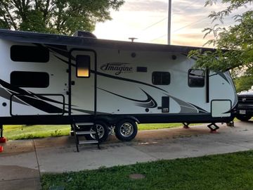 2018 Grand Design Imagine 2400BH