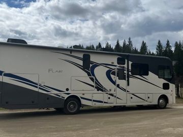2020 Flair Fleetwood Motorhome
