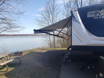 2020 MPG Ultra Lite - Rear Living - King Bed!
