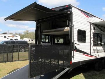 2022 ToyHauler Lux Package 4 Seater SXS friendly