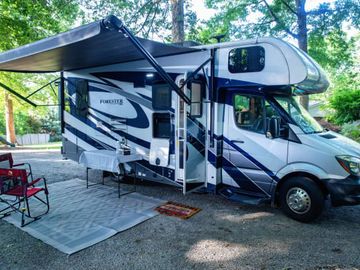 Bungalow on Wheels - loaded and fully equipped