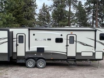 2016 Crossroads RV Rezerve