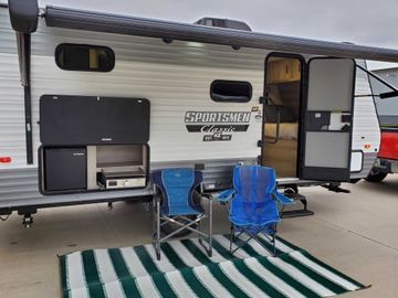 KZ SPORTSMEN Classic 191BHK  Travel easy with this Ultralight camper!