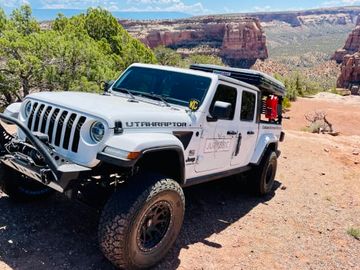 2021 Jeep Gladiator with XL Roofnest tent