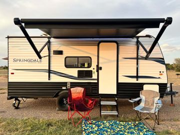 The Cozy Canyon Camper- Keystone Springdale