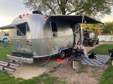 Beautiful. Luxurious. Airstream International - Signature Edition (23 ft)
