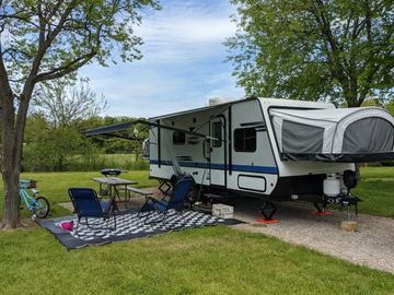 Adventure-Ready - Jayco Hybrid-Sleeps 6, Delivery/Setup Available