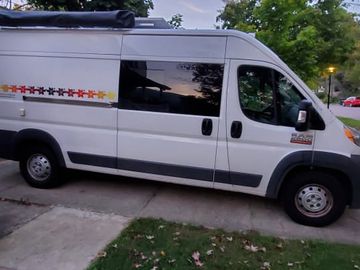 2017 Custom Camper Van with comfy queen bed, solar, water, fridge, etc.!