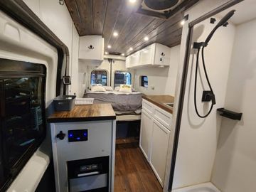 Campervan - Falkor -Off Grid A/C! Transit 6'5" Hot Showers 40gal water
