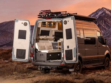 Sprinter Van Travel in style, 2020 El Kapitan!