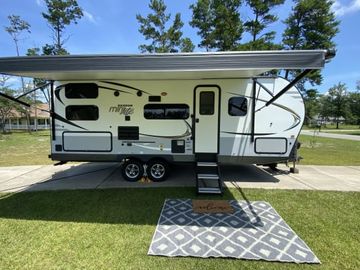 Rockwood Mini Lite Bunkhouse - Your home away from home!