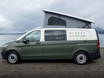 George Costanza | 2019 Mercedes-Benz Metris - Automatic (For 5)