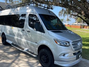 2023 Midwest Automotive Designs Daycruiser S5
