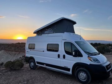 2022 Winnebago Solis