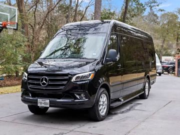 2022 Ultimate Toys Ultimate Coach