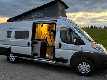 $139 MONTHLY, or 10% WEEKLY SPECIAL!!! - 2022 Winnebago Solis 59PX
