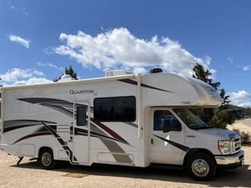 2020 Thor Quantum SE27R