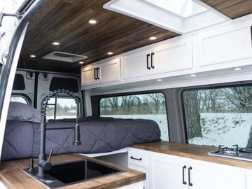 Mercedes-Benz Sprinter Camper Van