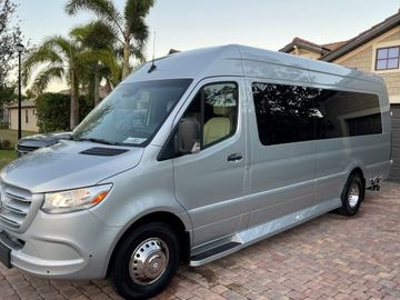 2023 Ultimate Toys Coach Sprinter Van
