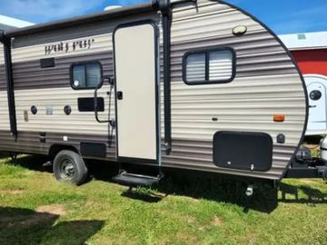 Clean, family and pet friendly, Forest River Wolf Pup 16BHS Travel Trailer