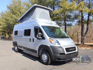 RV 18: 2021 Winnebago Solis 59P