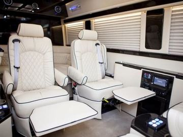 2022 Luxury Mercedes-benz Ultimate Limo
