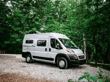 2022 Winnebago Solis Pocket Camper Van Class B #1