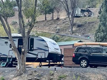 Sleeps up to 10! 2022 Forest River Cherokee Alpha Wolf