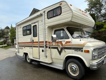 "Short Bus" Vanguard MV 1800 , 20 ft.'s for four ? Easy Drive! Fun Fun Fun